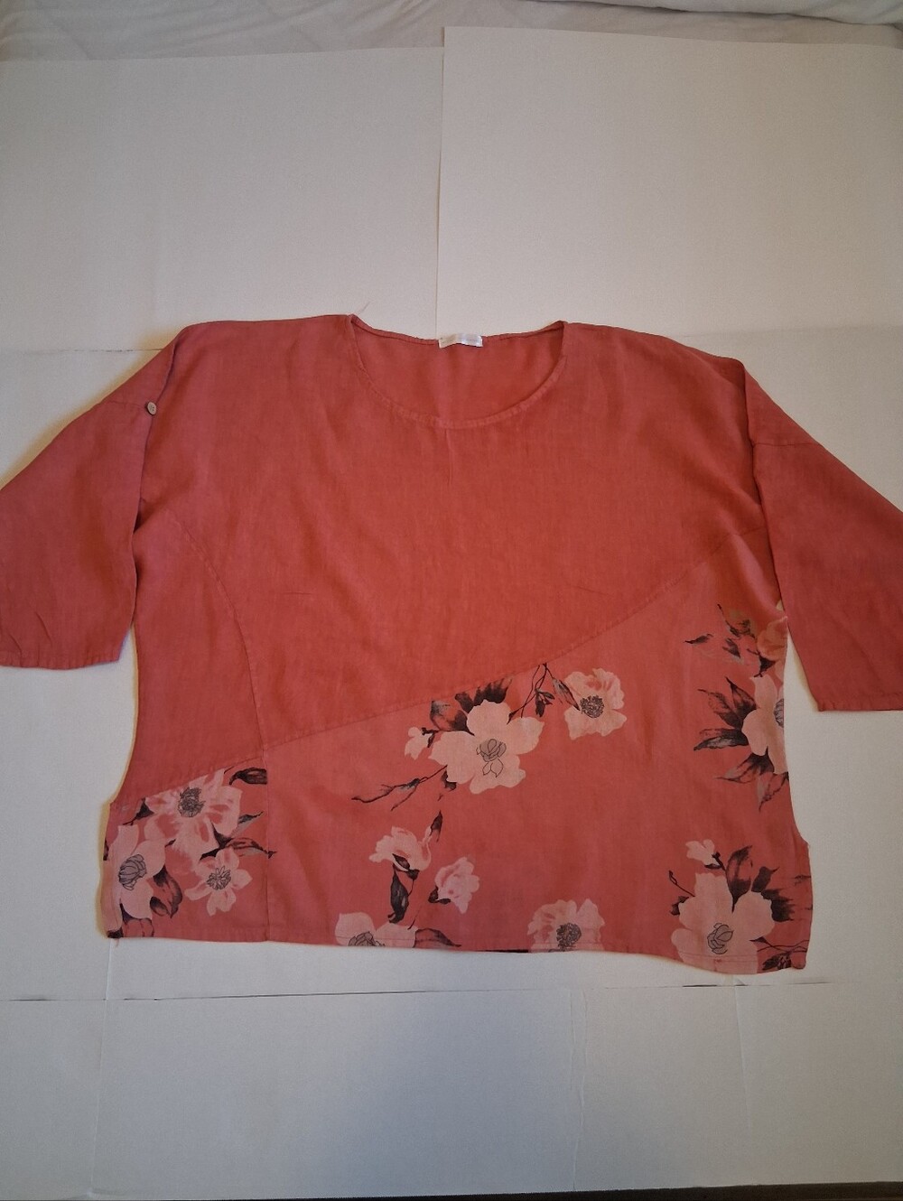 Women's Coral Floral Linen Blend Top